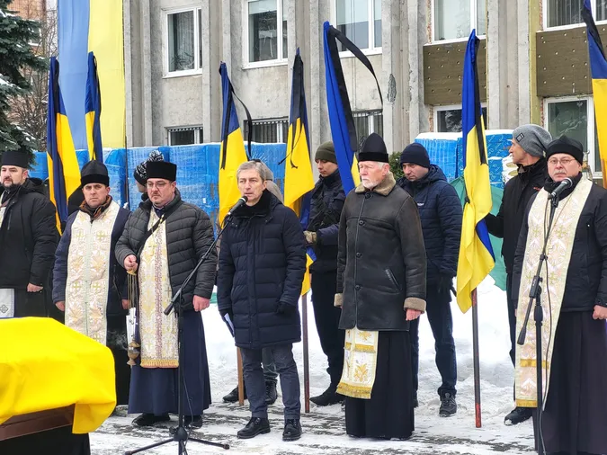 На Волині попрощались з Героєм Юрієм Мельником (фото)