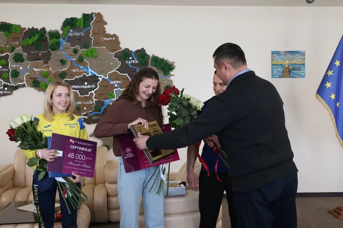 У Луцьку спортсменкам-чемпіонкам вручили грошові сертифікати (фото)