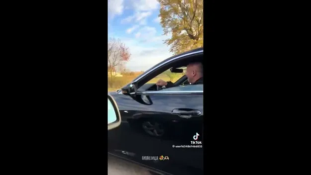 «Виходь за мене»: під Луцьком зробили найоригінальнішу пропозицію (відео)