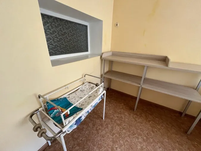 Пліснява та порушення в харчоблоці: представники омбудсмана перевірили дитяче відділення лікарні на Волині (фото)