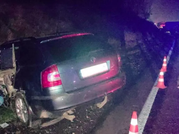 На Волині «шкода» в'їхала в автовоз – водій загинув на місці (відео)