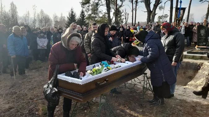 На Волині попрощалися із загиблим бійцем «сотки» Сергієм Захаровим (фото)