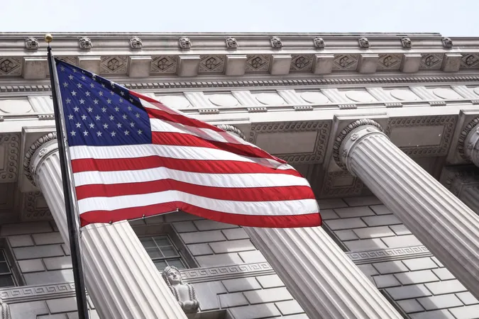 США відмовились від алкоголю, морепродуктів і алмазів з росії