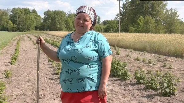 Один кінь, одна корова та суцільні пустки: як виживає відрізане від світу село на Волині (відео)