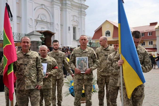 У Луцьку попрощалися із загиблими захисниками Олександром Махновцем та Валерієм Максимчуком (фото)