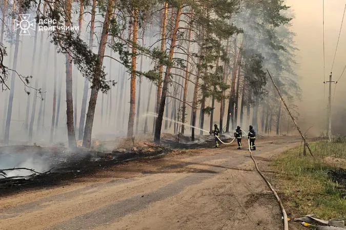 Волинські рятувальники потрапили під обстріл на Донеччині