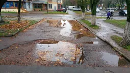 Лучани нарікають на "страшні" тротуари на проспекті Волі (фото)