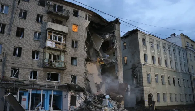 Уночі росіяни ракетами вдарили по Харкову