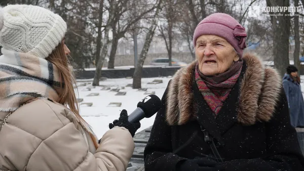 Квіти і Вічний вогонь: Луцьку вшанували пам'ять жертв Другої світової війни (фото, відео)