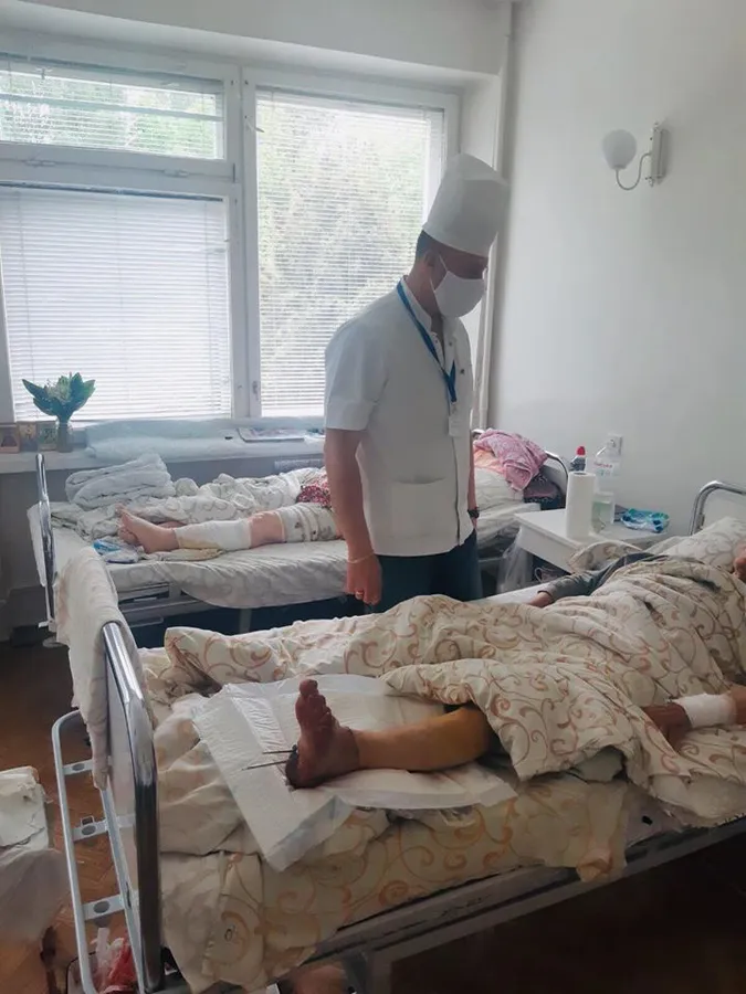 У луцькій лікарні вперше пришили жінці відрізану ногу (фото 18+)