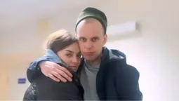До сліз: прикордонниця з Волині зустріла коханого після полону (відео)