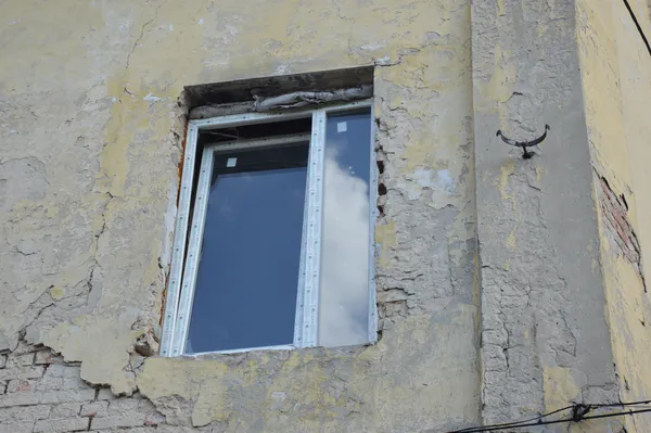 Небезпечні будинки, або Чого бояться жителі ветхого фонду Луцька
