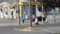 У Луцьку встановлюють освітлення для пішохідних переходів (фото)