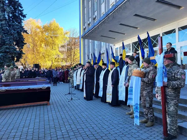 На Волині попрощалися з ковельчанами Олегом Подліпінським та Романом Рибчуком (фото)