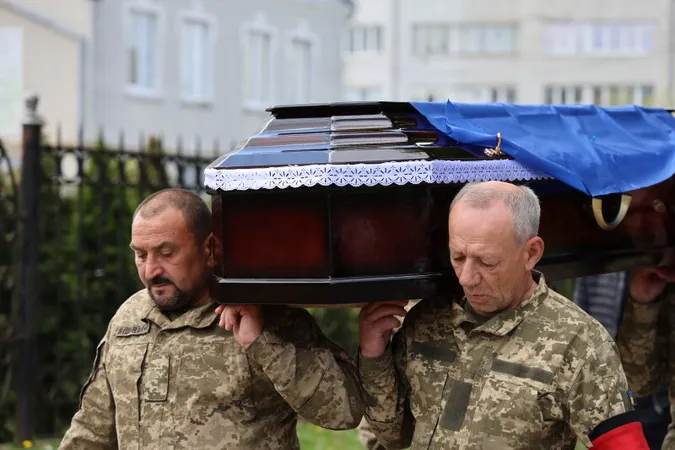 Загинув півтора року тому: у Луцьку попрощались з Героєм Богданом Щербачуком (фото)