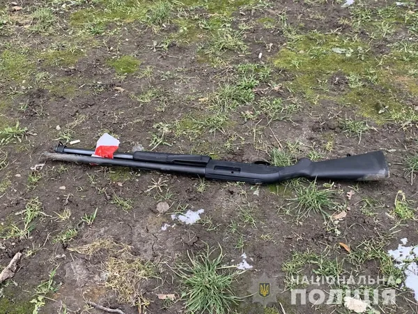 Здалися підозрілими: у Рівному чоловік застрелив двох перехожих (фото)