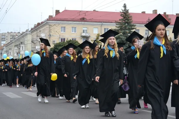 Першокурсників СНУ посвятили у студенти (ФОТОРЕПОРТАЖ)