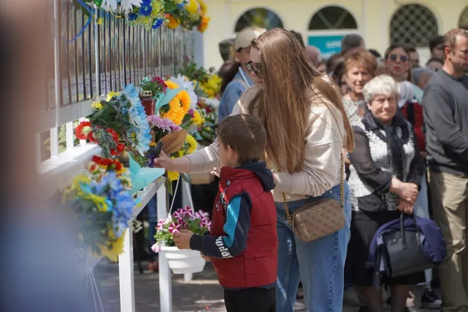 Герої не вмирають: у Володимирі відкрили нову дошку пам'яті (фото)