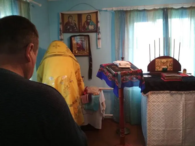 У селах на Волині віряни УПЦ (МП) моляться у хатах (фото)
