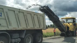 На об’їзді Володимира ремонтують дорогу: рух обмежений (фото)