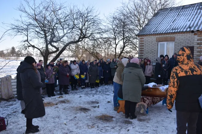 На Волині попрощалися із загиблим 31-річним воїном Павлом Акентьєвим (фото)
