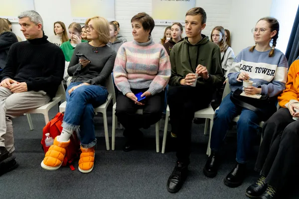 «Змінив 18 професій, поки врешті не знайшов себе»: до Луцька приїздив відомий сценарист