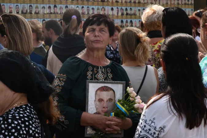 «Час не лікує»: рідні загиблих та зниклих безвісти організували акцію у Луцьку (фото)