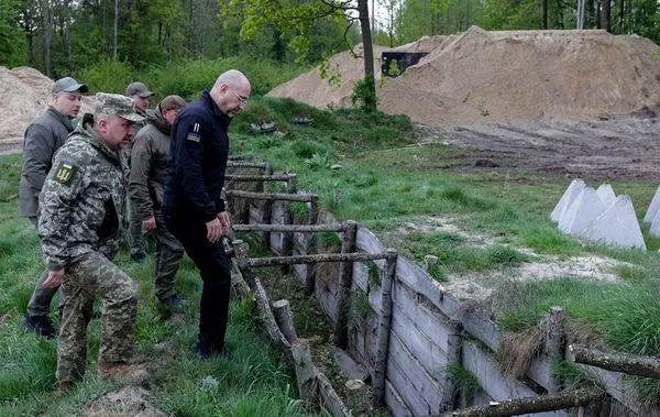 На Волинь приїхав прем'єр-міністр Денис Шмигаль – перевіряв будівництво фортифікаційних споруд (фото)