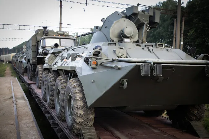 рф звозить у Білорусь техніку й перекидає «кадирівців», – Генштаб