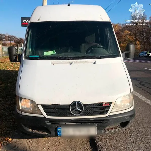 Подаровані «права» і пошкоджений VIN-код: на Волині зловили двох «шумахерів» (фото)