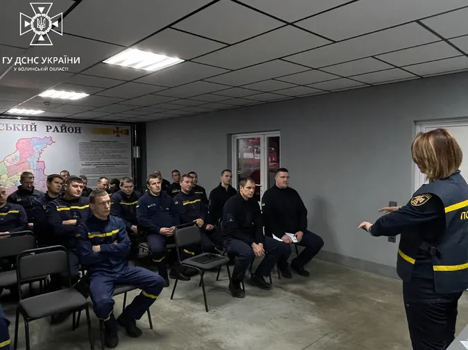 На Волині психологиня розвантажувала та згуртовувала рятувальників (фото)
