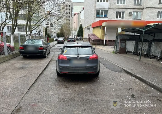 У Луцьку водій «опеля» здавав назад і збив пенсіонерку
