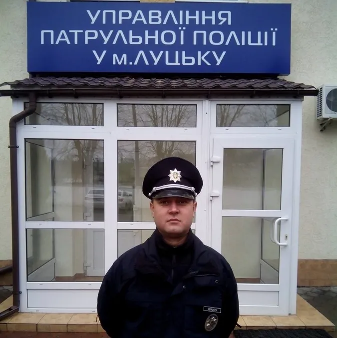 Керівник Луцької патрульної поліції влаштував фотосесію з підопічними