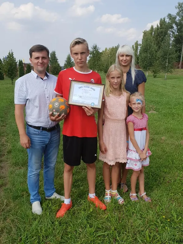 4161 раз: лучанин встановив рекорд з набивання м'яча (фото, відео)