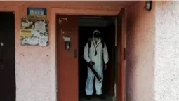 Рятувальники продовжують дезінфікувати будинки в Луцьку (фото)