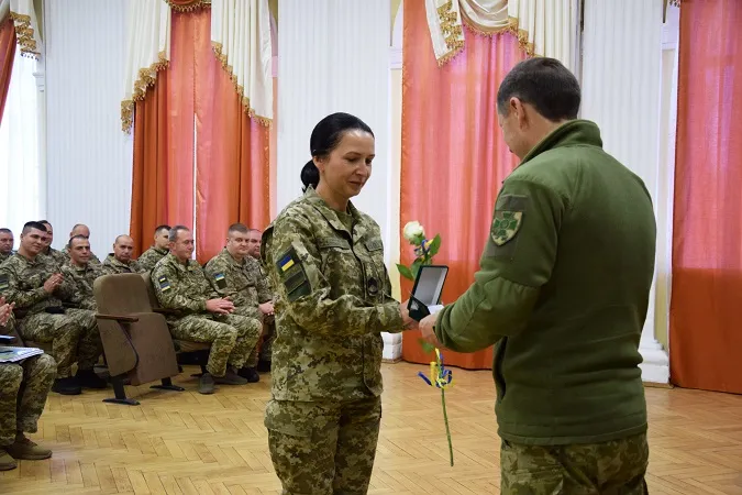 Волинські прикордонники, які брали участь в активних бойових діях на Донеччині, отримали нагороди (фото)
