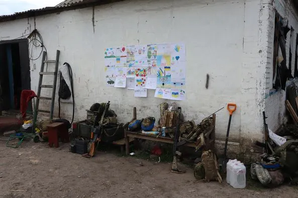 Підрозділами Волинської бригади тероборони мандрує виставка дитячих малюнків (фото)