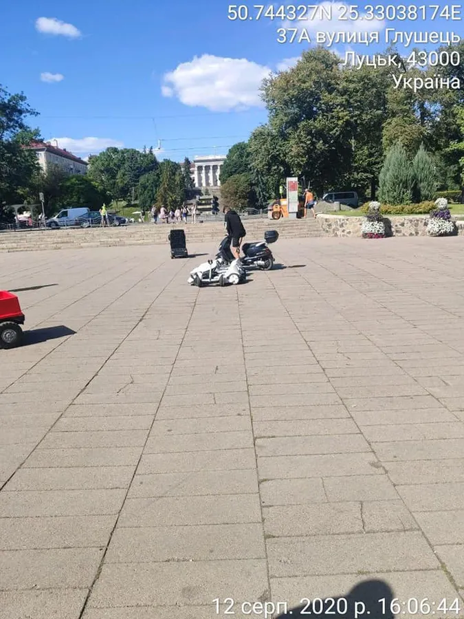 Електромобілі та гіроскутери: підприємців покарали за небезпечний бізнес у луцькому парку
