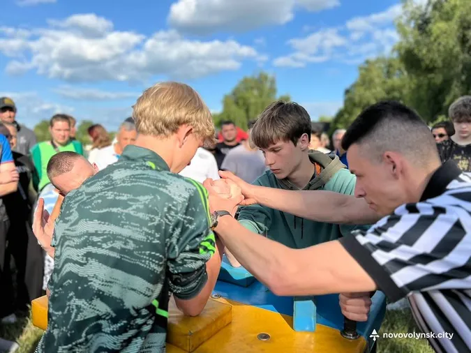 Ватра, хороводи, бойовий гопак: у Нововолинську святкували Івана Купала (фото)