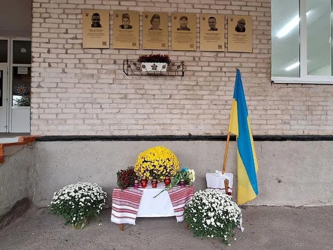 На Ковельщині відкрили меморіальні дошки у школах, де навчалися загиблі воїни (фото)