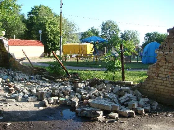 У Ковелі обвалилася стіна містечка атракціонів (фото)