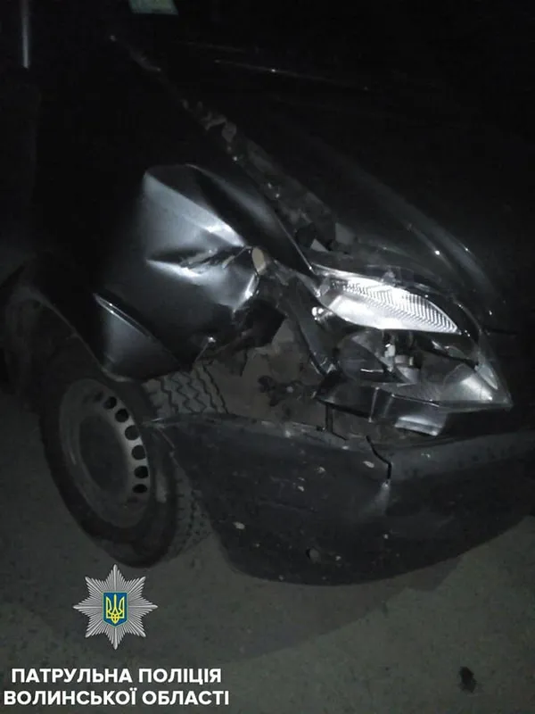 У Луцьку п'яний водій в'їхав у припарковане авто (фото)