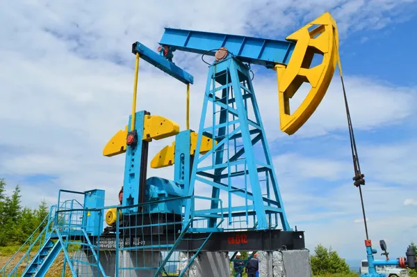 Обладнання Укрнафти для видобутку нафти