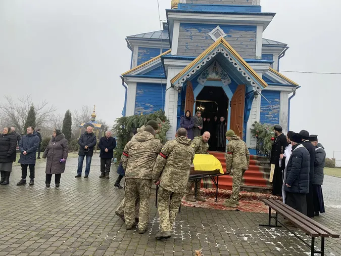 На Волині попрощалися із воїном Юрієм Сапіжуком (фото)