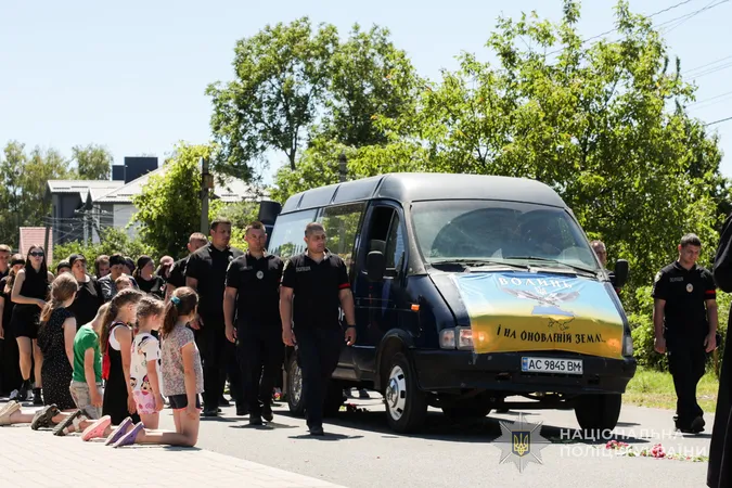 На Горохівщині попрощалися із поліціянтом Юрієм Кривошапкою (фото)