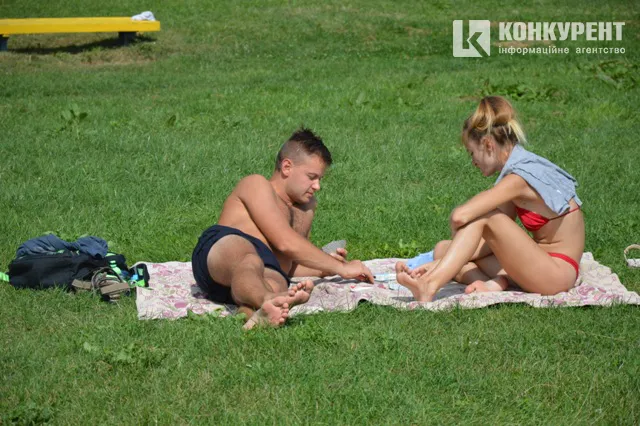 Що коїться на центральному пляжі Луцька в останній день літа (фото)