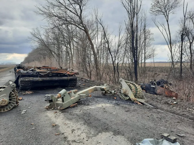Українські воїни звільнили село на Харківщині та знищили більше двох десятків техніки (фото)