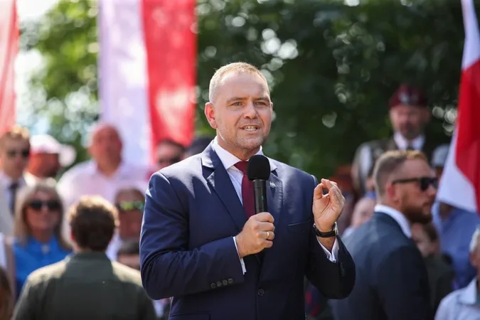 «Він помиляється», – Навроцький відповів на заяву Зеленського про те, що позбавлення ордена – це внутрішня політика Польщі