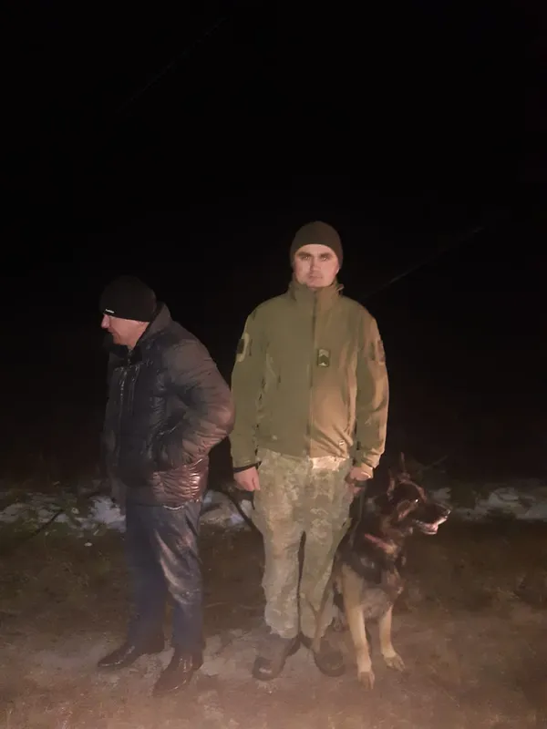 Прикордонники розшукали волинянина, який заблукав у лісі (фото)