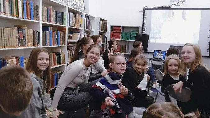 У Луцькій дитячій бібліотеці відкрили студію для юних блогерів (фото)
